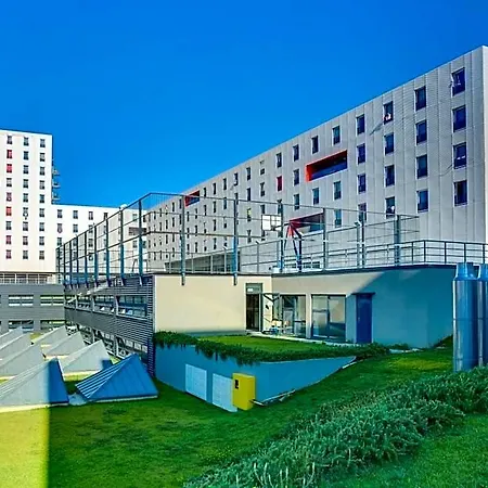 Dr. Franjo Tudman Hostal *